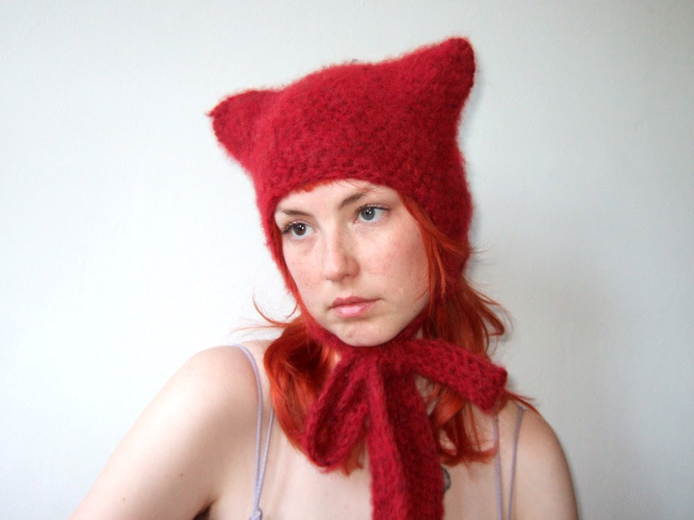 Fluffy Cat - Red