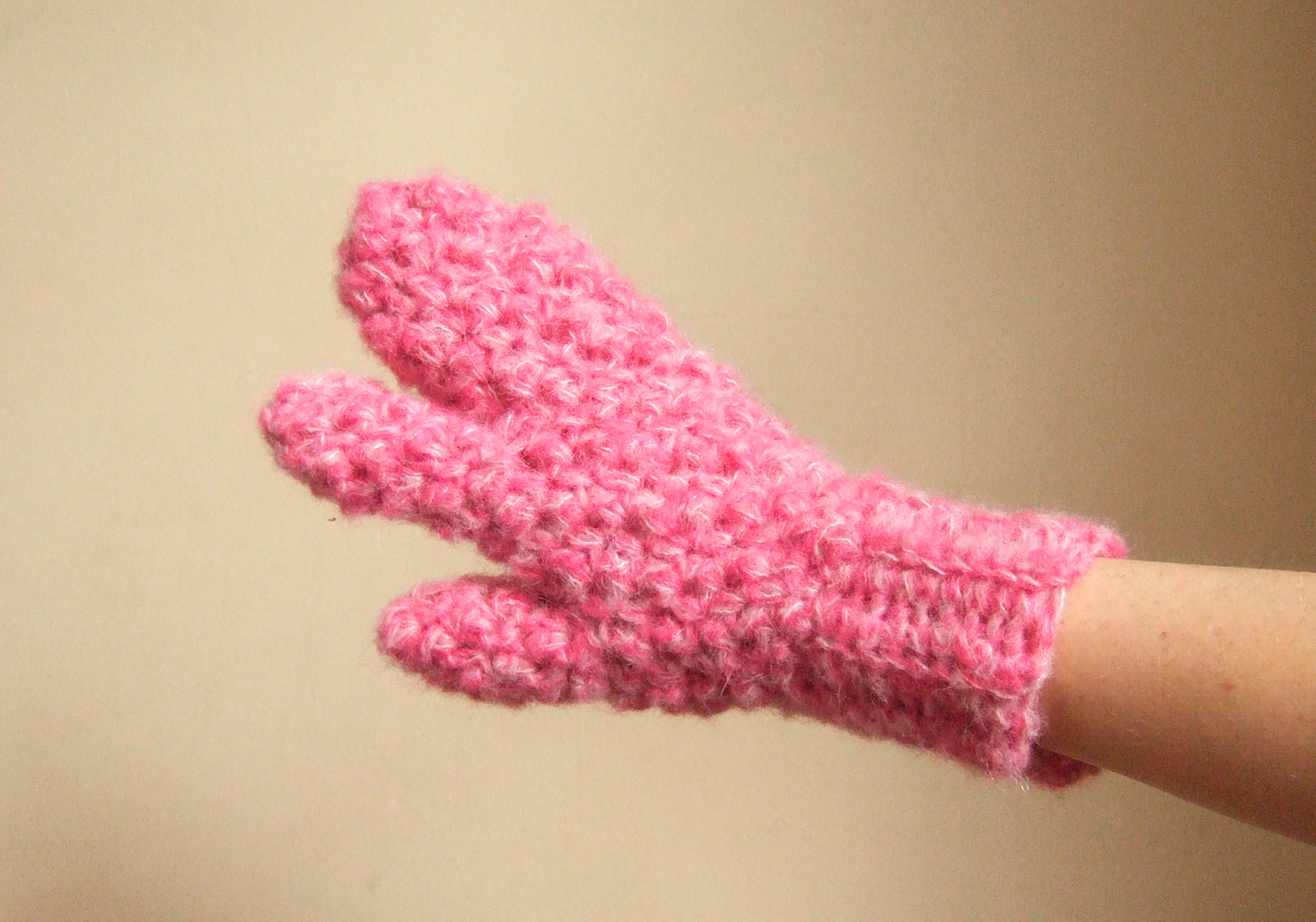 Pink Tabi Mitts